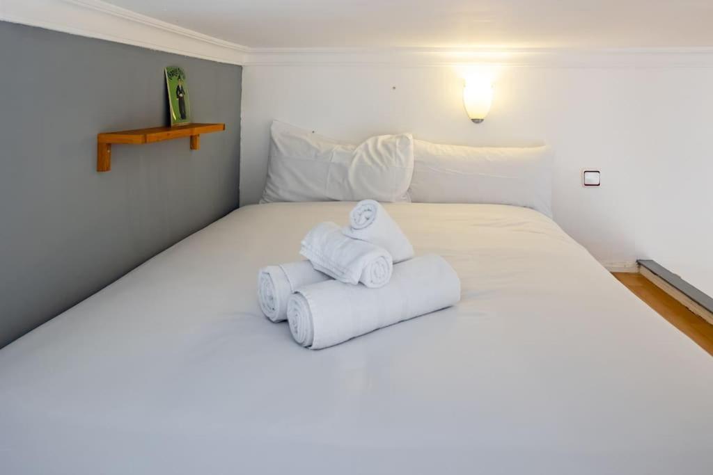 Beautiful Apartment In Malasana For 3 Pax - Ferrer มาดริด ภายนอก รูปภาพ
