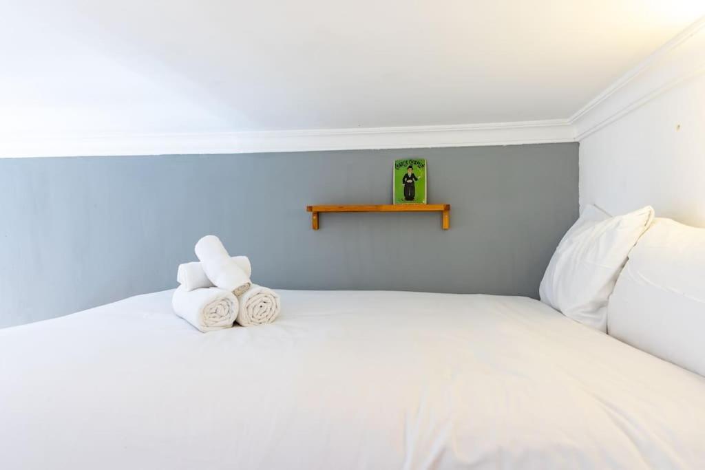 Beautiful Apartment In Malasana For 3 Pax - Ferrer มาดริด ภายนอก รูปภาพ
