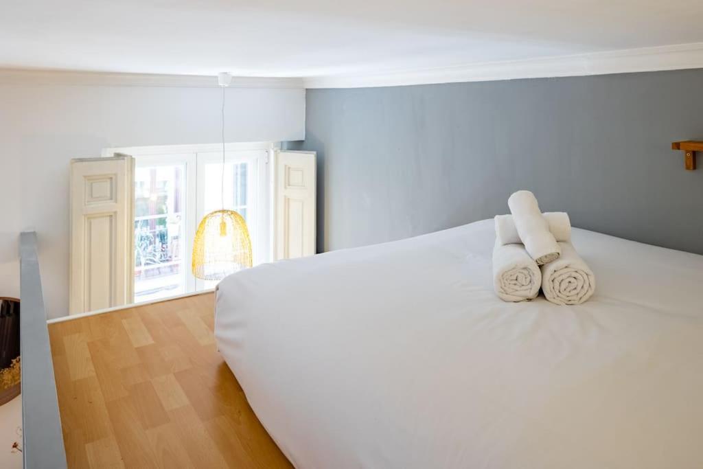 Beautiful Apartment In Malasana For 3 Pax - Ferrer มาดริด ภายนอก รูปภาพ